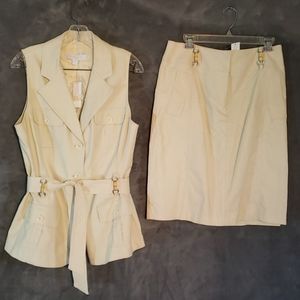 Sleeveless jacket & skirt